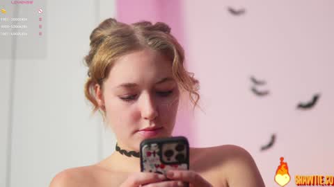 Taylor online show from 11/05/25, 06:13