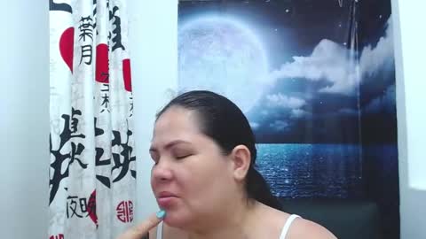 Snapshot of _thamaraa_ chatting on 04/14/26, 01:55 Tamara online show from 04/14/26, 01:55