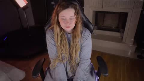 Snapshot of _that_witch_ chatting on 04/12/26, 05:34 MIRA online show from 04/12/26, 05:34