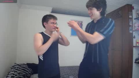 Scot y Patrick online show from 11/26/25, 01:28