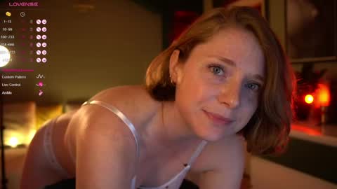Snapshot of _the_sun_ chatting on 04/19/26, 05:56 Evi online show from 04/19/26, 05:56