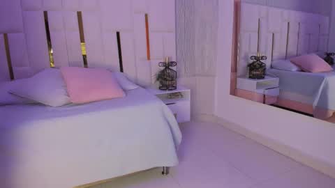 Snapshot of _tinyrousse_ chatting on 12/21/25, 07:32 Rousse online show from 12/21/25, 07:32