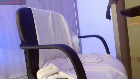 Snapshot of _tinyrousse_ chatting on 02/25/26, 05:44 Rousse online show from 02/25/26, 05:44