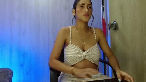 Snapshot of _tinyrousse_ chatting on 03/14/26, 12:17 Rousse online show from 03/14/26, 12:17