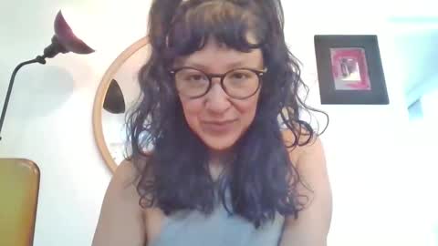 Snapshot of _tutti_frutti_ chatting on 04/16/26, 08:20 _tutti_frutti_ online show from 04/16/26, 08:20