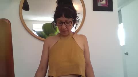 Snapshot of _tutti_frutti_ chatting on 04/20/26, 07:26 _tutti_frutti_ online show from 04/20/26, 07:26