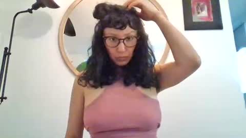 Snapshot of _tutti_frutti_ chatting on 05/10/26, 10:37 _tutti_frutti_ online show from 05/10/26, 10:37