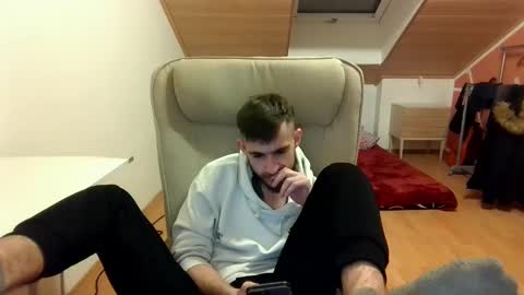 Snapshot of _v_l_a_d_ chatting on 02/02/25, 01:23 Vlad online show from 02/02/25, 01:23