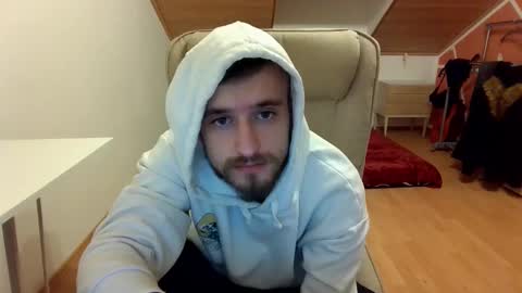 Snapshot of _v_l_a_d_ chatting on 02/02/25, 10:17 Vlad online show from 02/02/25, 10:17