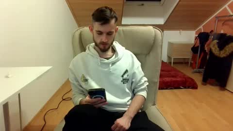 Snapshot of _v_l_a_d_ chatting on 02/03/25, 04:25 Vlad online show from 02/03/25, 04:25
