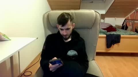 Snapshot of _v_l_a_d_ chatting on 02/14/25, 05:36 Vlad online show from 02/14/25, 05:36