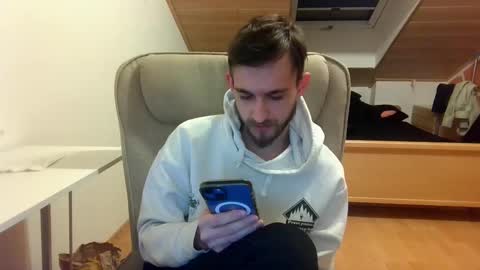 Snapshot of _v_l_a_d_ chatting on 03/08/25, 11:18 Vlad online show from 03/08/25, 11:18