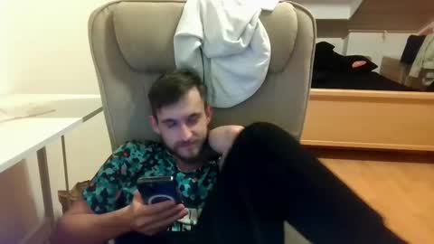 Snapshot of _v_l_a_d_ chatting on 03/09/25, 02:29 Vlad online show from 03/09/25, 02:29