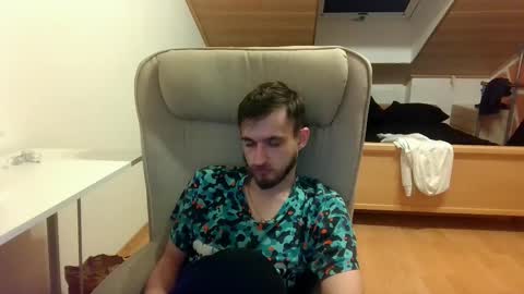 Snapshot of _v_l_a_d_ chatting on 03/10/25, 12:51 Vlad online show from 03/10/25, 12:51