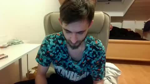 Snapshot of _v_l_a_d_ chatting on 03/11/25, 12:54 Vlad online show from 03/11/25, 12:54