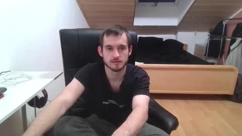 Snapshot of _v_l_a_d_ chatting on 10/17/25, 10:56 Vlad online show from 10/17/25, 10:56