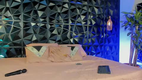 _valentina_69 online show from 02/19/25, 12:03