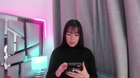 Snapshot of _valeria_saenz_ chatting on 06/13/26, 03:15 _valeria_saenz_ online show from 06/13/26, 03:15