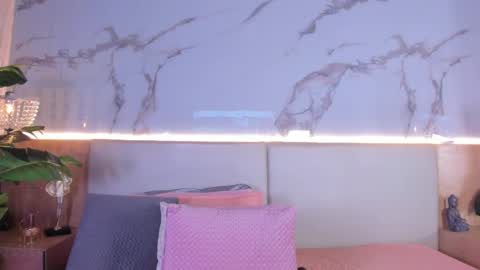 Snapshot of _valeryysmith_ chatting on 04/22/26, 04:04 Valery online show from 04/22/26, 04:04