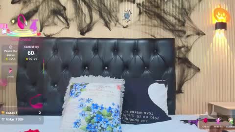 Veronica  online show from 10/31/25, 04:35