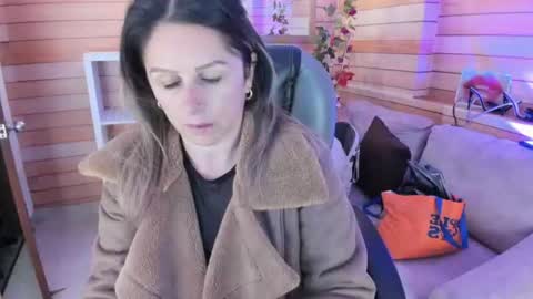 Snapshot of _victoria_collins chatting on 07/04/26, 10:10 Sol online show from 07/04/26, 10:10