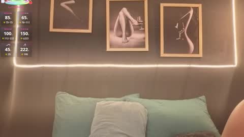 Victoria online show from 12/17/25, 12:00