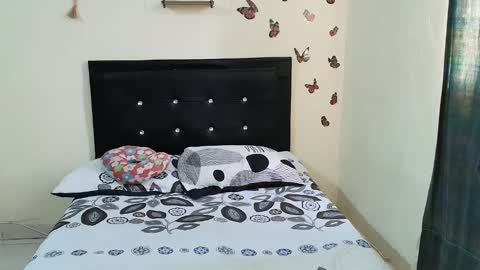 _victoriia_971 online show from 11/19/25, 12:05