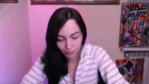 Snapshot of _violax_ chatting on 06/17/26, 05:03 Vio online show from 06/17/26, 05:03