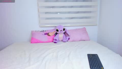 Violeta online show from 12/18/24, 12:32