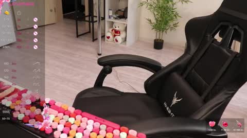 Alis online show from 11/23/25, 10:15