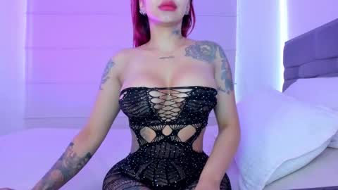 Snapshot of _viviana chatting on 02/25/26, 06:28 INSTAGRAM pinzon viviana online show from 02/25/26, 06:28