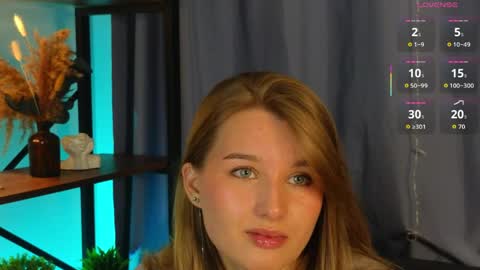 _watchmesmile_ online show from 05/06/26, 05:03