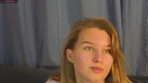 _watchmesmile_ online show from 05/07/26, 04:51