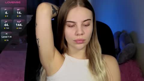 Snapshot of _wednesday_addams_ chatting on 09/19/25, 07:54 Vera online show from 09/19/25, 07:54