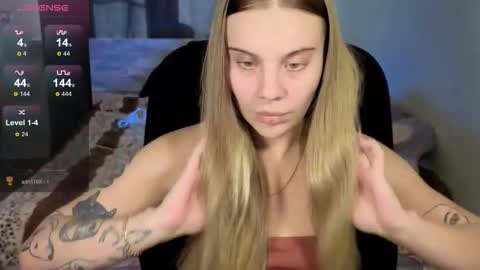 Snapshot of _wednesday_addams_ chatting on 10/03/25, 08:22 Vera online show from 10/03/25, 08:22
