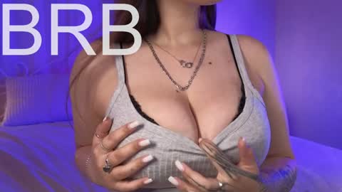 Snapshot of _wendy_evans_ chatting on 01/18/25, 04:42 Wendy online show from 01/18/25, 04:42