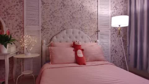 Wendy online show from 10/31/25, 01:06