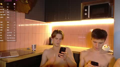 Snapshot of _whitenight18_ chatting on 01/29/25, 07:32 Bogdan Vlad online show from 01/29/25, 07:32