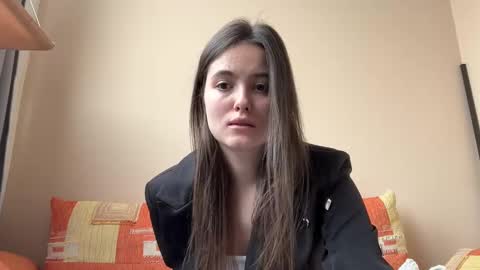 Snapshot of _whoareu_ chatting on 03/08/25, 10:54 Kristina online show from 03/08/25, 10:54