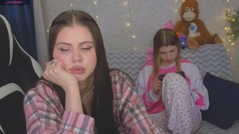 Snapshot of _wifi_ chatting on 03/01/26, 05:26 Fiona and Wayne online show from 03/01/26, 05:26