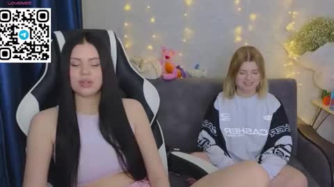 Snapshot of _wifi_ chatting on 03/05/26, 04:36 Fiona and Wayne online show from 03/05/26, 04:36