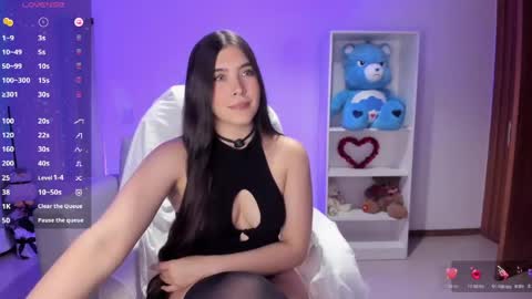 Snapshot of _wtdreamgirl chatting on 03/21/26, 04:17 Luisa online show from 03/21/26, 04:17