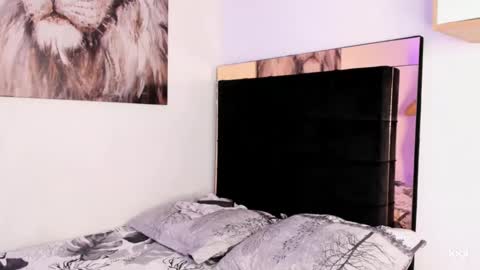 Snapshot of _xiimena chatting on 02/24/25, 03:12 xiimena and danilo online show from 02/24/25, 03:12