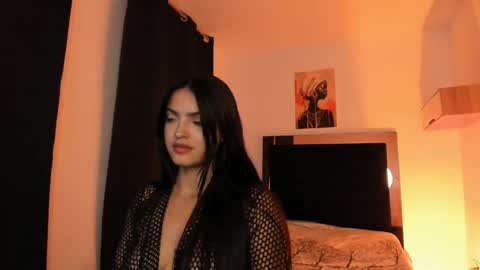 Snapshot of _xiimena chatting on 11/10/25, 03:05 xiimena and danilo online show from 11/10/25, 03:05