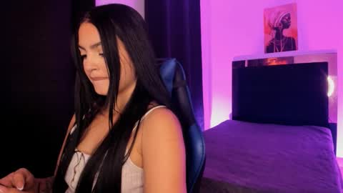 Snapshot of _xiimena chatting on 12/21/25, 03:13 xiimena and danilo online show from 12/21/25, 03:13