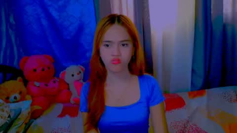 Snapshot of _xxlilly chatting on 05/18/26, 07:47 _xxlilly online show from 05/18/26, 07:47
