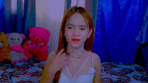 Snapshot of _xxlilly chatting on 05/22/26, 08:10 _xxlilly online show from 05/22/26, 08:10