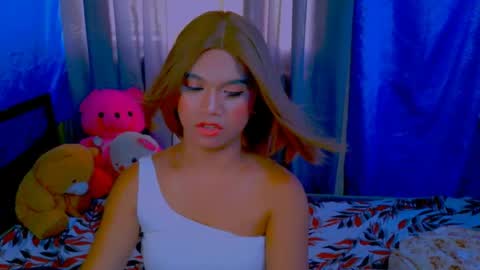 Snapshot of _xxlilly chatting on 05/27/26, 04:09 _xxlilly online show from 05/27/26, 04:09