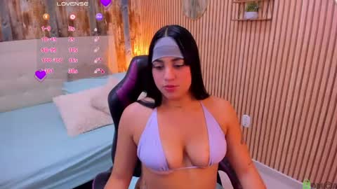 Snapshot of _your_favorite_ chatting on 05/07/26, 08:58 _your_favorite_ online show from 05/07/26, 08:58