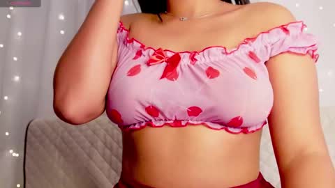 Snapshot of _your_little_nut chatting on 11/22/25, 12:53 Macca and Ana online show from 11/22/25, 12:53